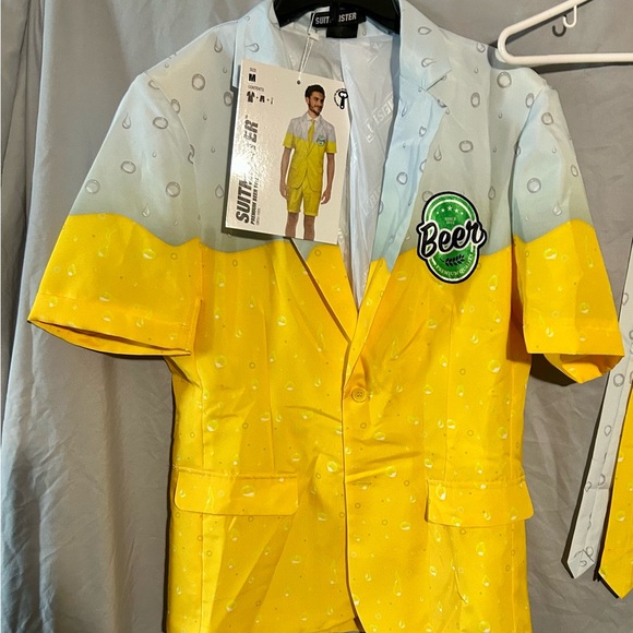 Stylish Men's Yellow and Gray Beer Suit - Picture 1 of 2
